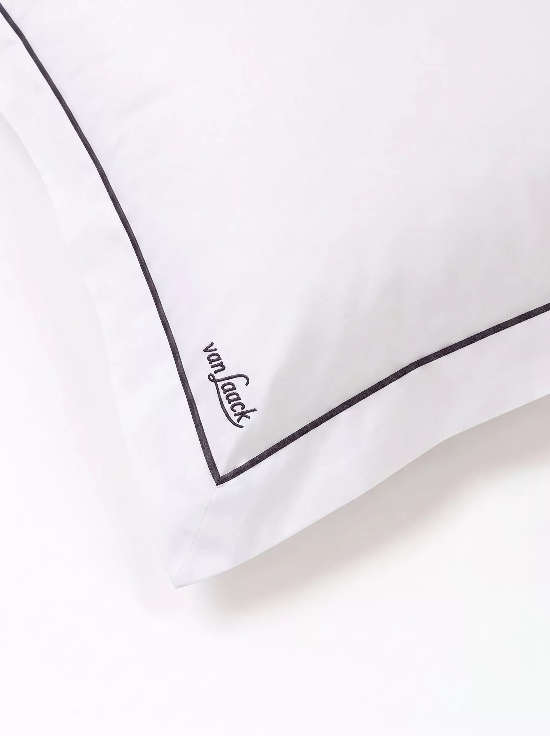 van Laack КОМПЛЕКТ ПОСТЕЛЬНОГО БЕЛЬЯ BEDLINEN SET2
 цвет белый с серой окантовкой ,photo 3